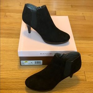 Bandolino suede booties 8.5
